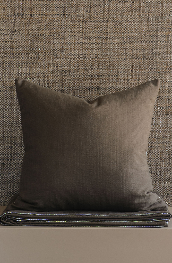 Bianca Lorenne Meiya Cocoa Bedspread | Lightweight Linen Bedspread NZ image 4
